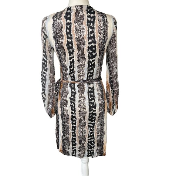 Diane Von Furstenberg Sigourney Wrap Dress 100% Silk Animal Print Size 4 - Picture 3 of 9